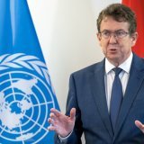 Le conseiller fédéral Albert Rösti n'exclut pas le scénario d'un vote à Genève si celui-ci peut aboutir à un accord international ambitieux contre la pollution plastique. KEYSTONE/MARTIAL TREZZINI